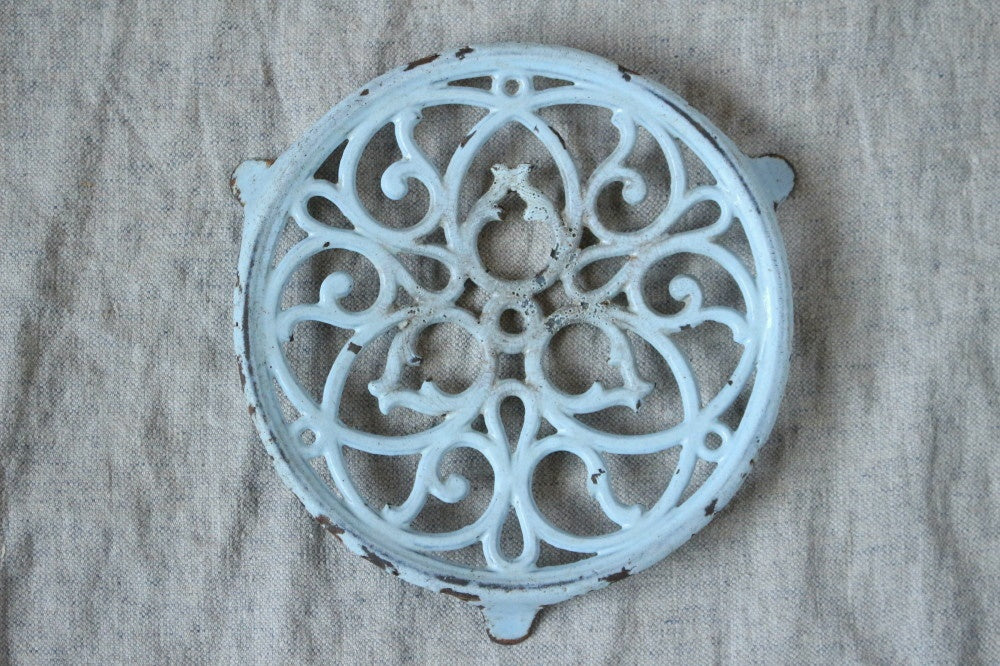 ブルーのアイアンが素敵なトリベット（鍋敷）直径21cm フランス