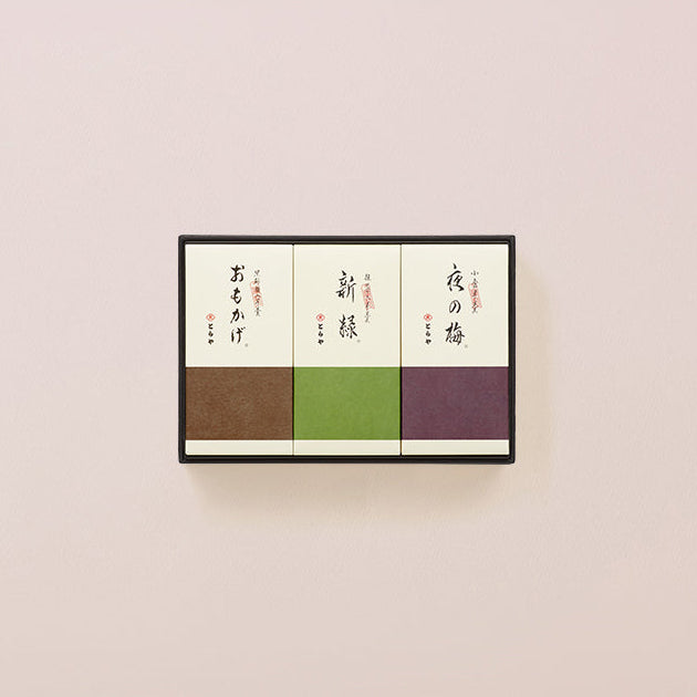 中形羊羹 3本入 | とらやオンラインショップ