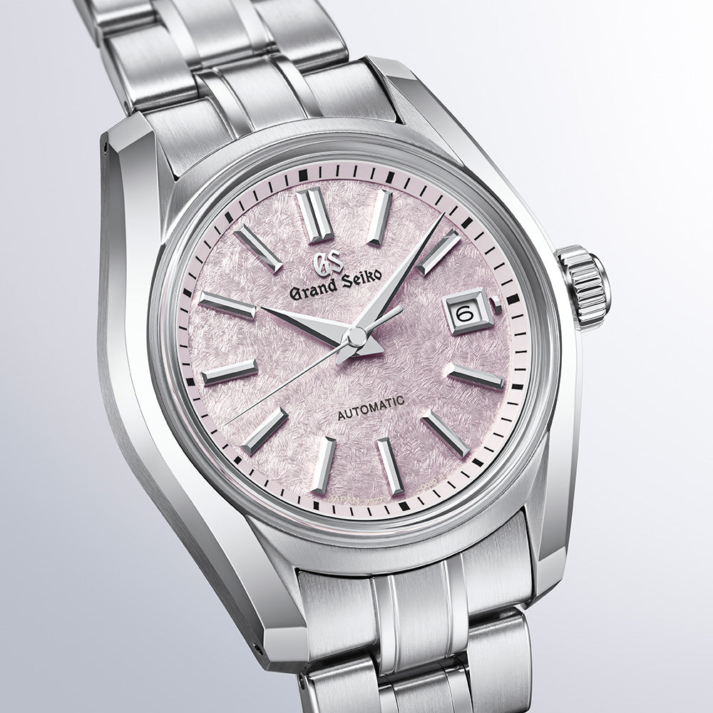 グランドセイコー ＞桜をモチーフに、日本特有の季節の移ろいを