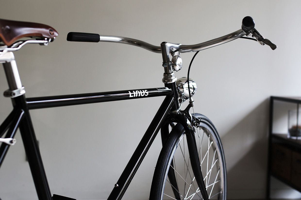 レザーパーツでLinus BikesのRoadster Classicをクラシックにカスタム