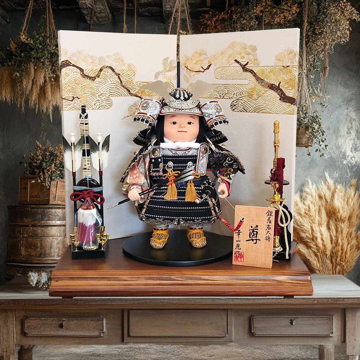 解りやすい！五月人形の飾り方｜兜・鎧・三段飾りの配置と意味を写真