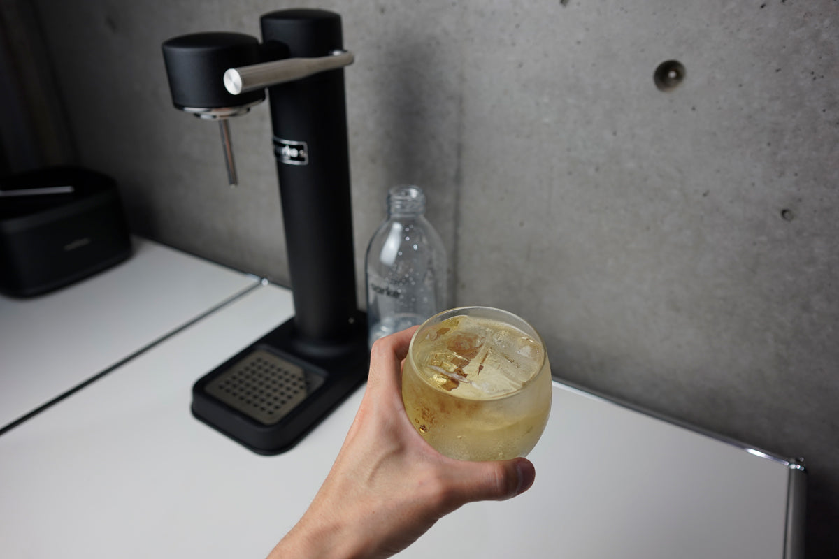 北欧家具のように美しい炭酸水メーカー、aarkeの「Carbonator 3」を