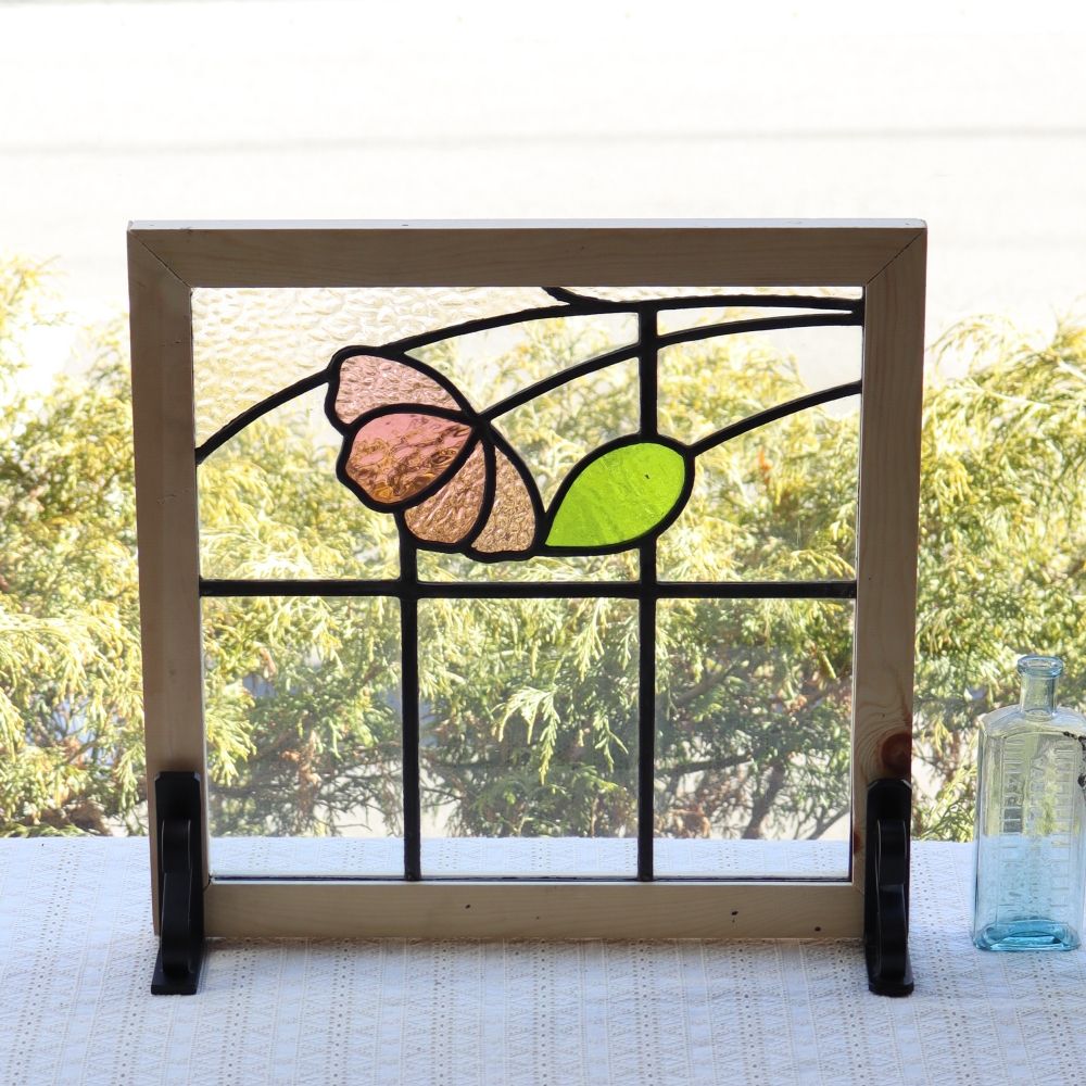 優しい花のモチーフ♪ アンティーク ステンドグラス VC107-222004