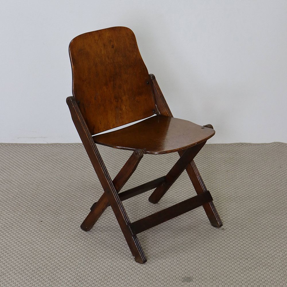 薄さにビックリ♪ 折りたたみチェア VC109-036 – アンティーク家具と