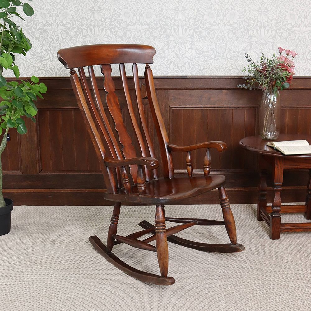 背もたれのデザインが素敵♪ ロッキングアームチェア VC109-152