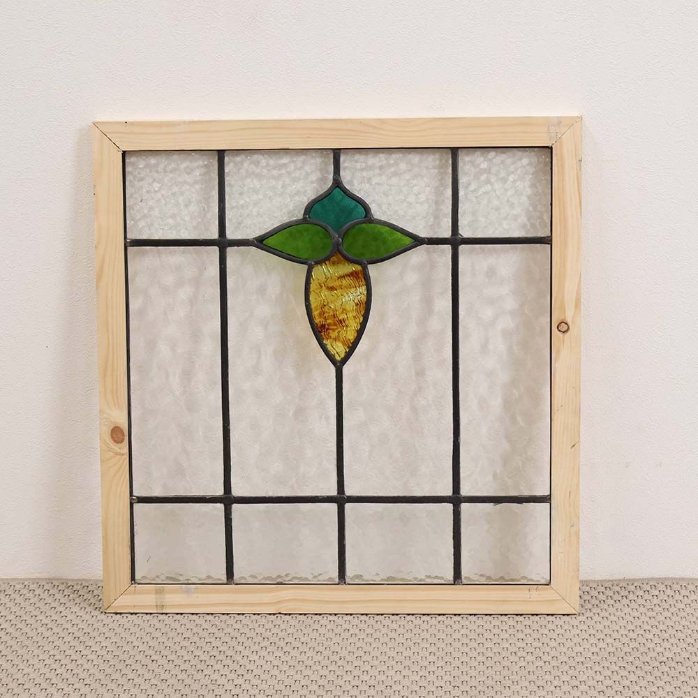 無色のガラスに彩り映えるアンティークステンドグラス VC114-259002