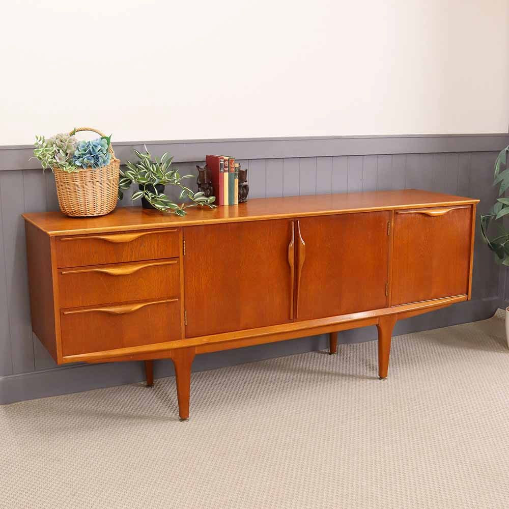 スタイリッシュに整います♪ サイドボード［Jentique ］ VC110-223