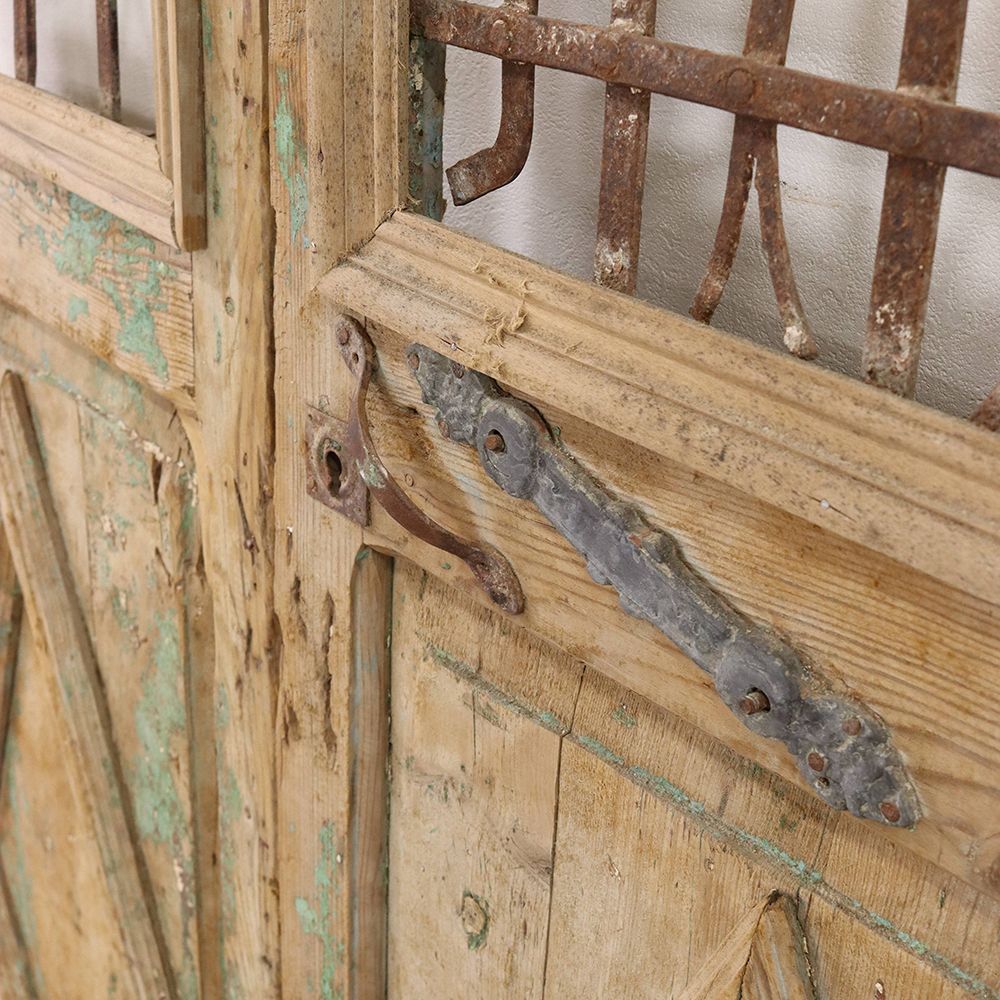 シャビ―な風合いのアンティークアイアン格子ドア VC112-058