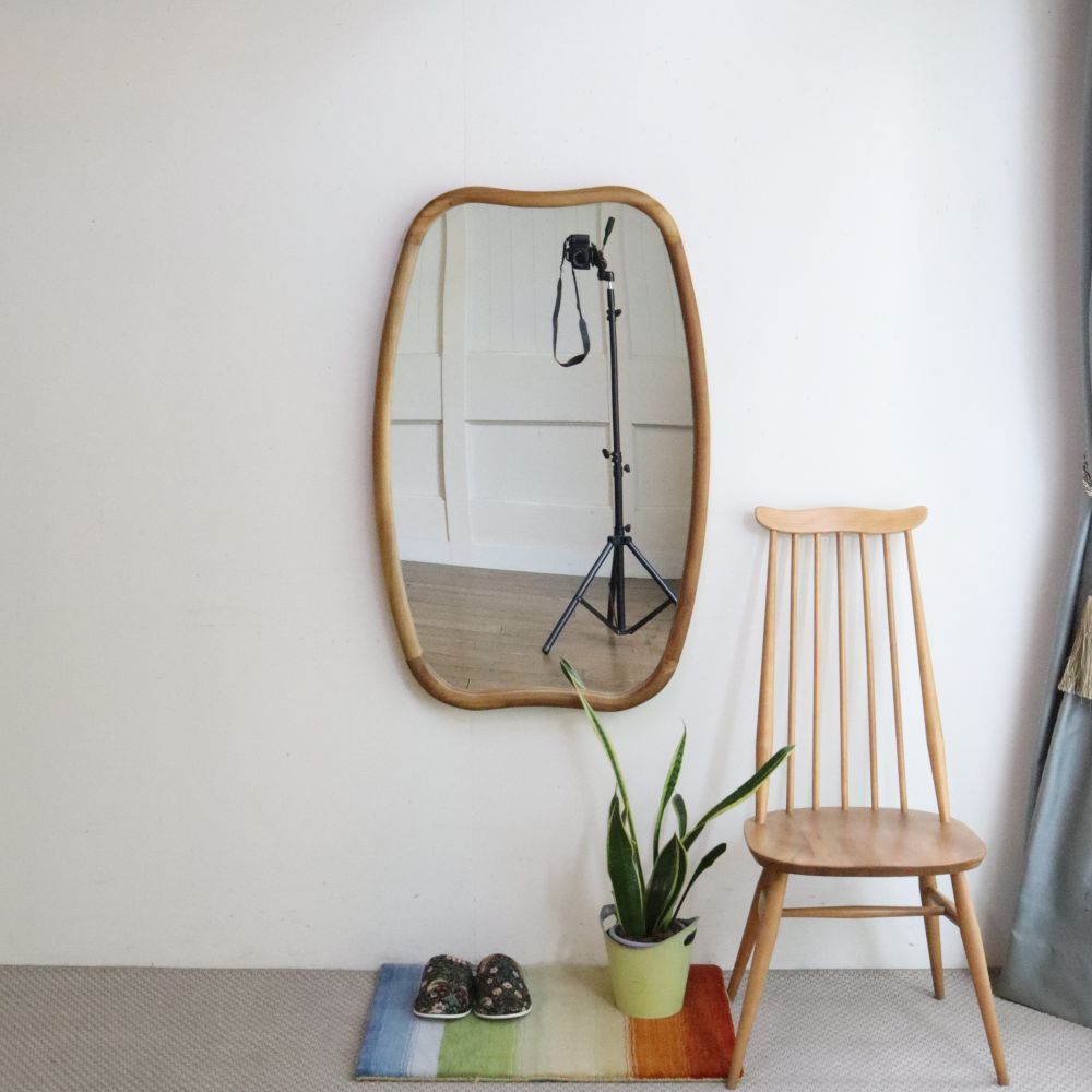 チークのフレームが個性的♪ オルタミラー（HORTA MIRROR LARGE） WR2