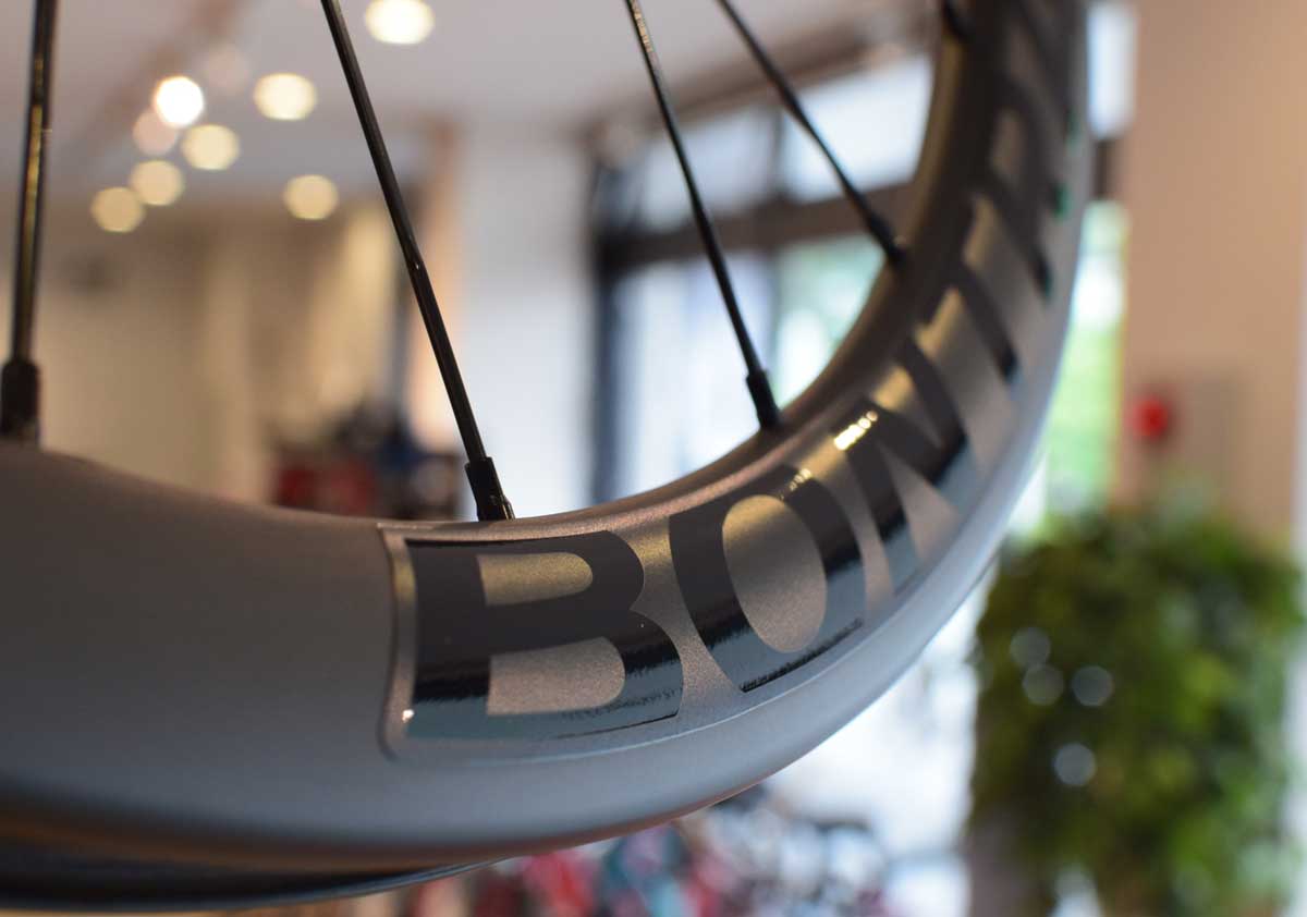 カーボンホイールが驚き価格‼ Bontrager Aeolus Elite Discホイール