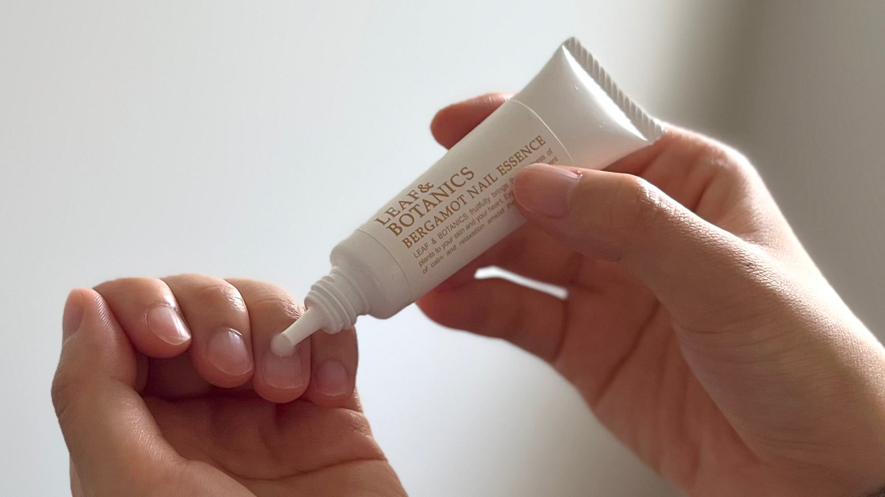 きっとギフトにしたくなる「ネイルケアセット」 – 松山油脂オンライン