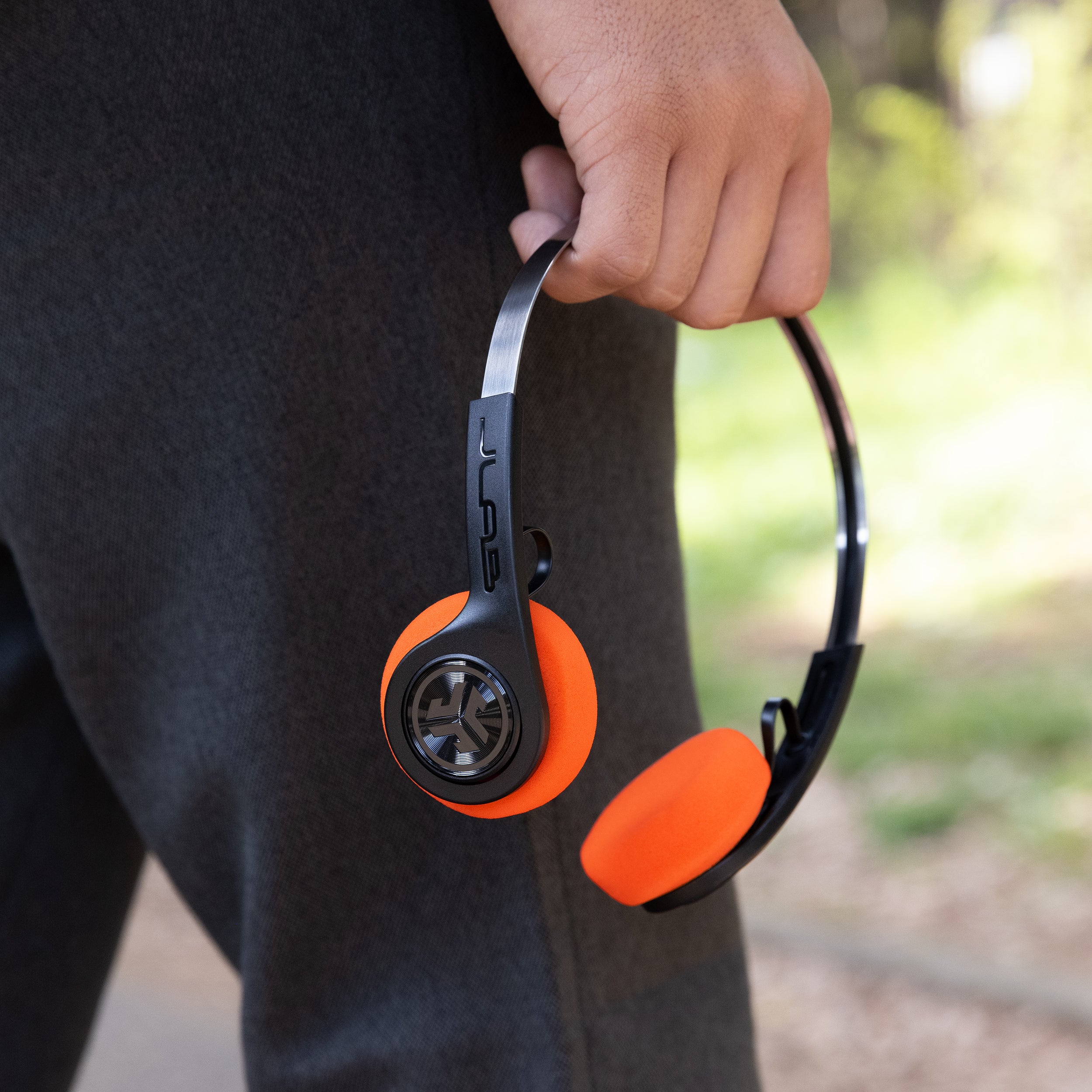 JLab｜Rewind 2｜軽量・レトロデザインのワイヤレスヘッドホン｜JLab