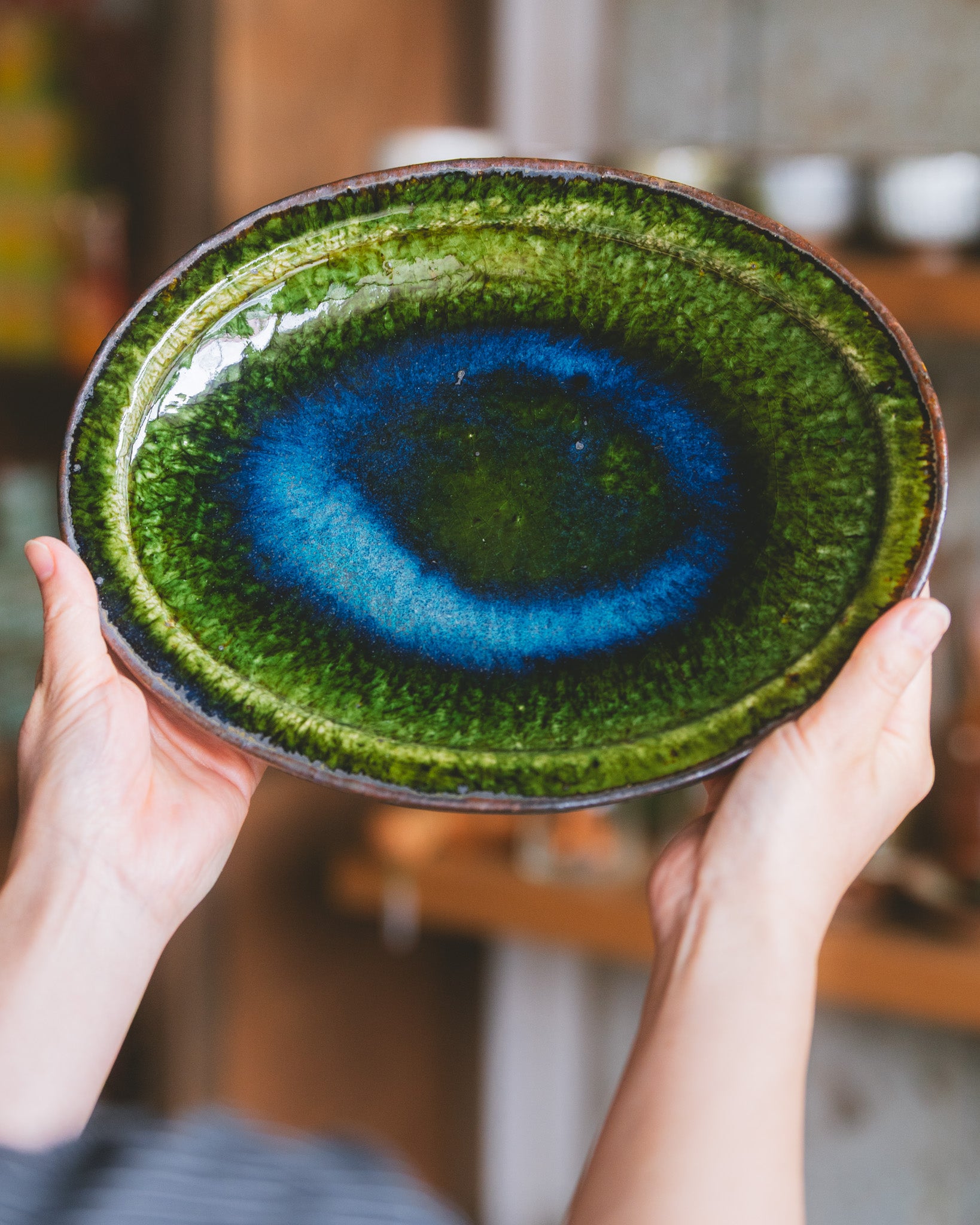 大沼道行 オーバル皿 M 織部 C – mono+iku 育む、暮らしの道具店