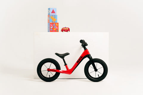 LAUNCH｜ブランド初のキックバイク「MATE MINI」を2025年1月2日(木)に