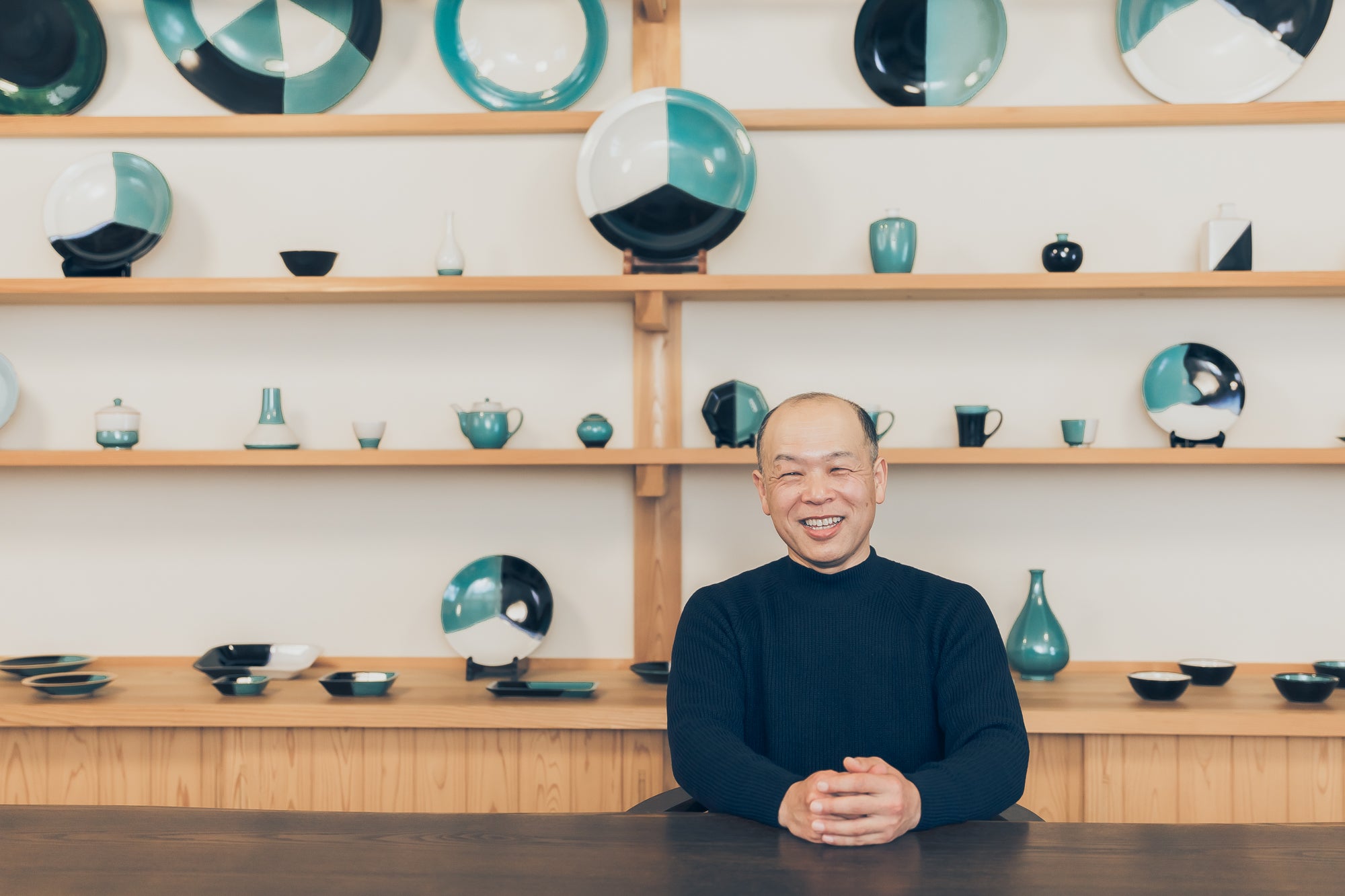 モダン民藝の立役者に聞く！ 激動の40年と、未来へ続く挑戦。 – IEGNIM