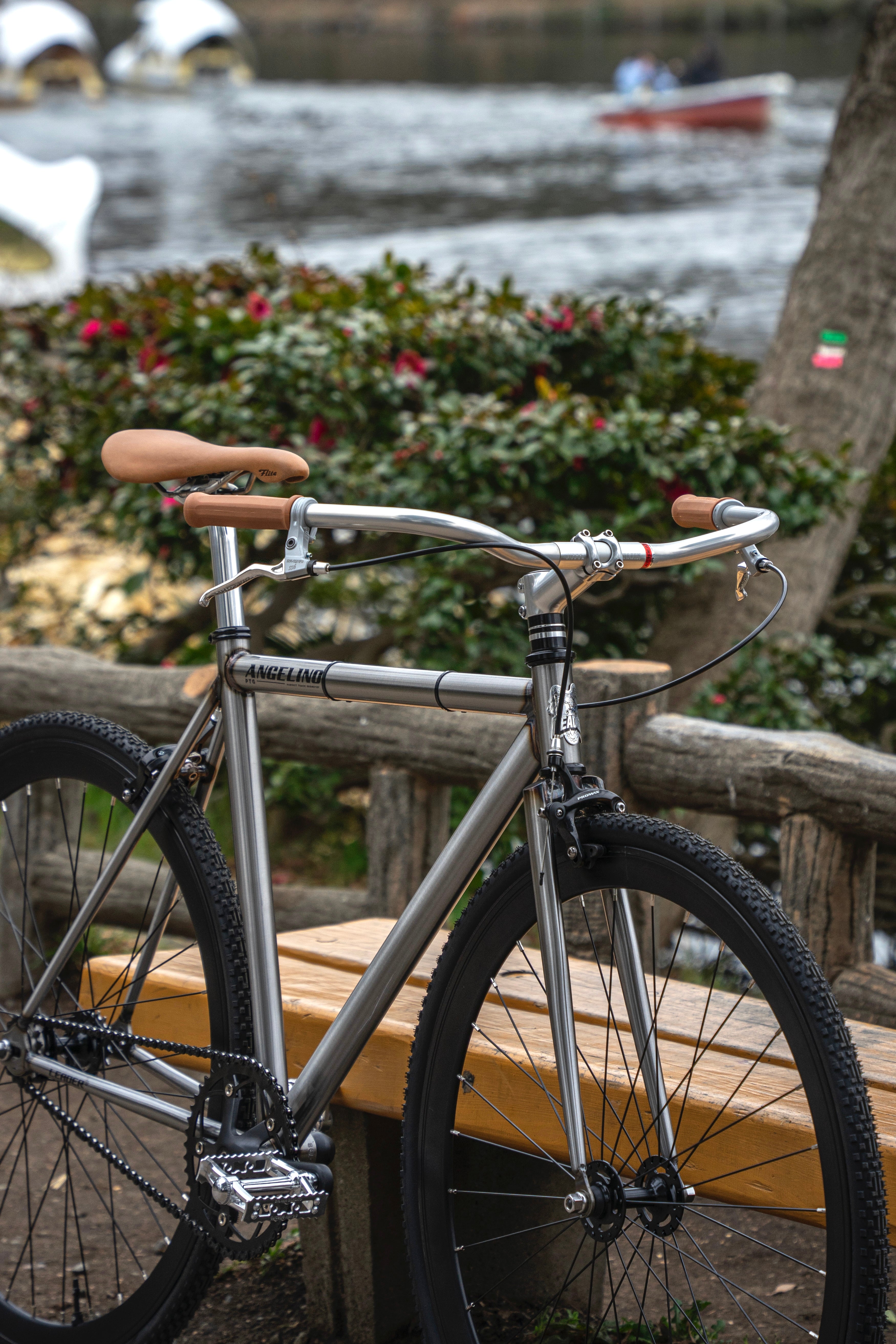 今までとは一風変わったカスタムスタイルの『LEADER ANGELINO