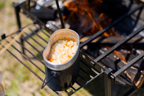キャンプ中〜上級者向け】キャンプ料理での悩みの種「焚き火料理で使う