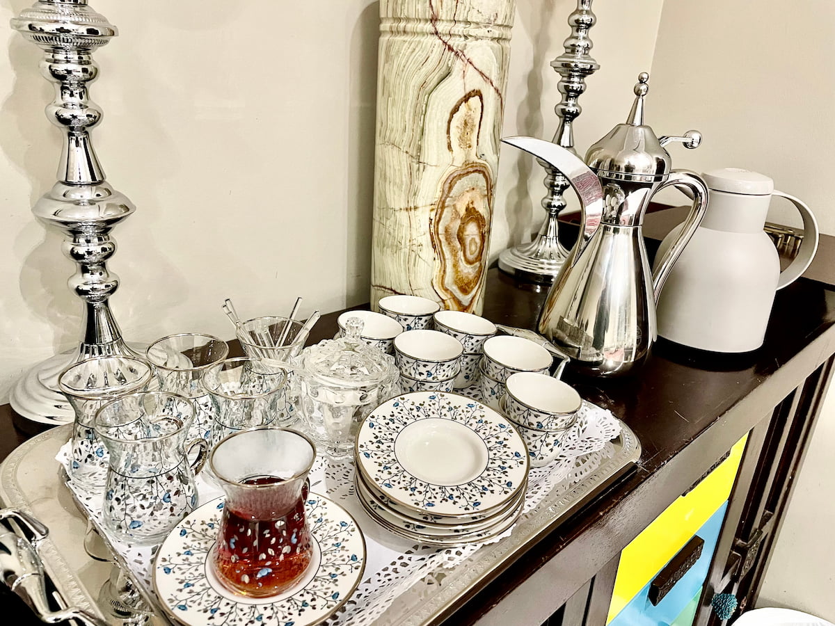 アラブのティーウェアに魅せられて｜Dallah ポットと暮らしの道具たち