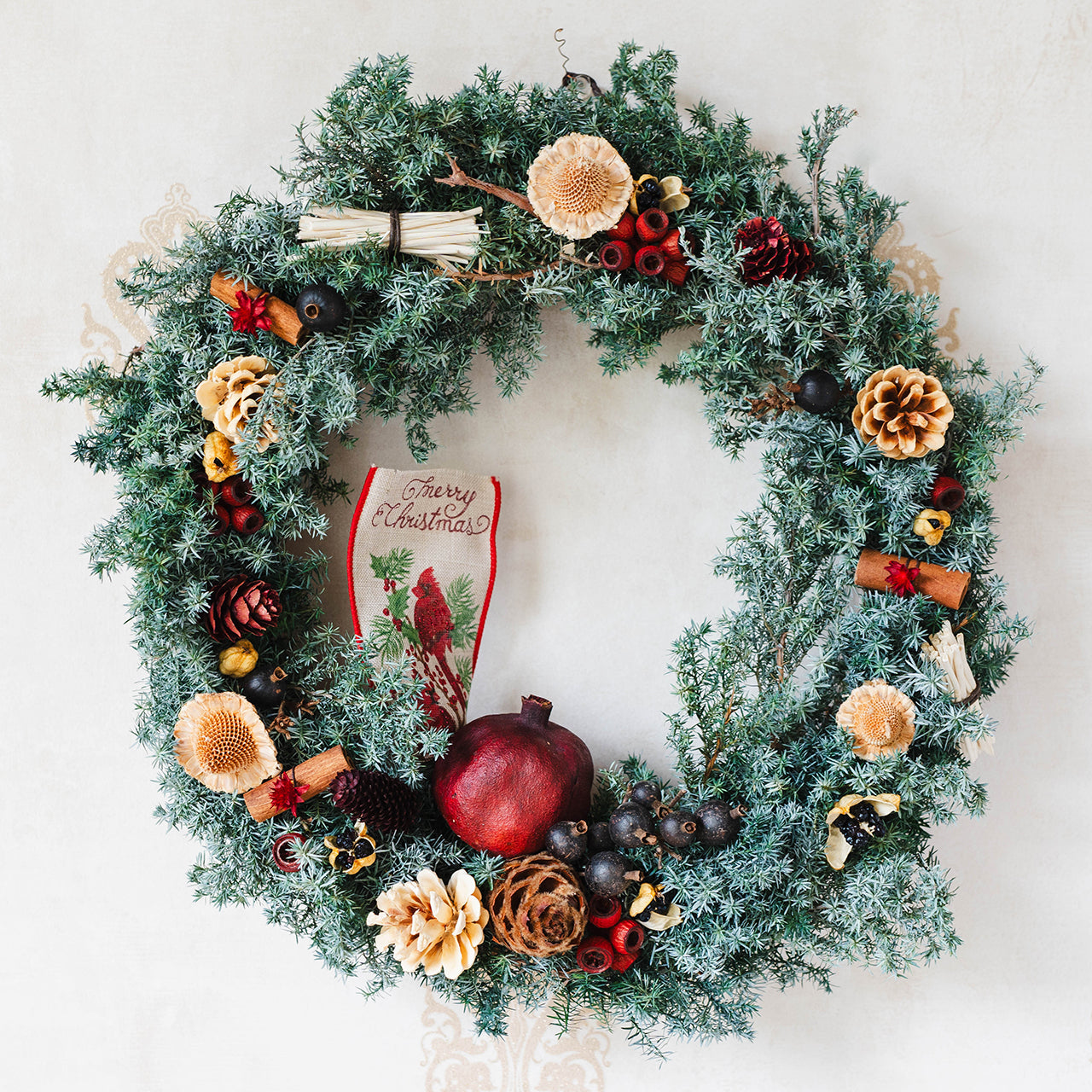WEB注文受付中】大人気!プリザーブドフラワーのクリスマスリース2024