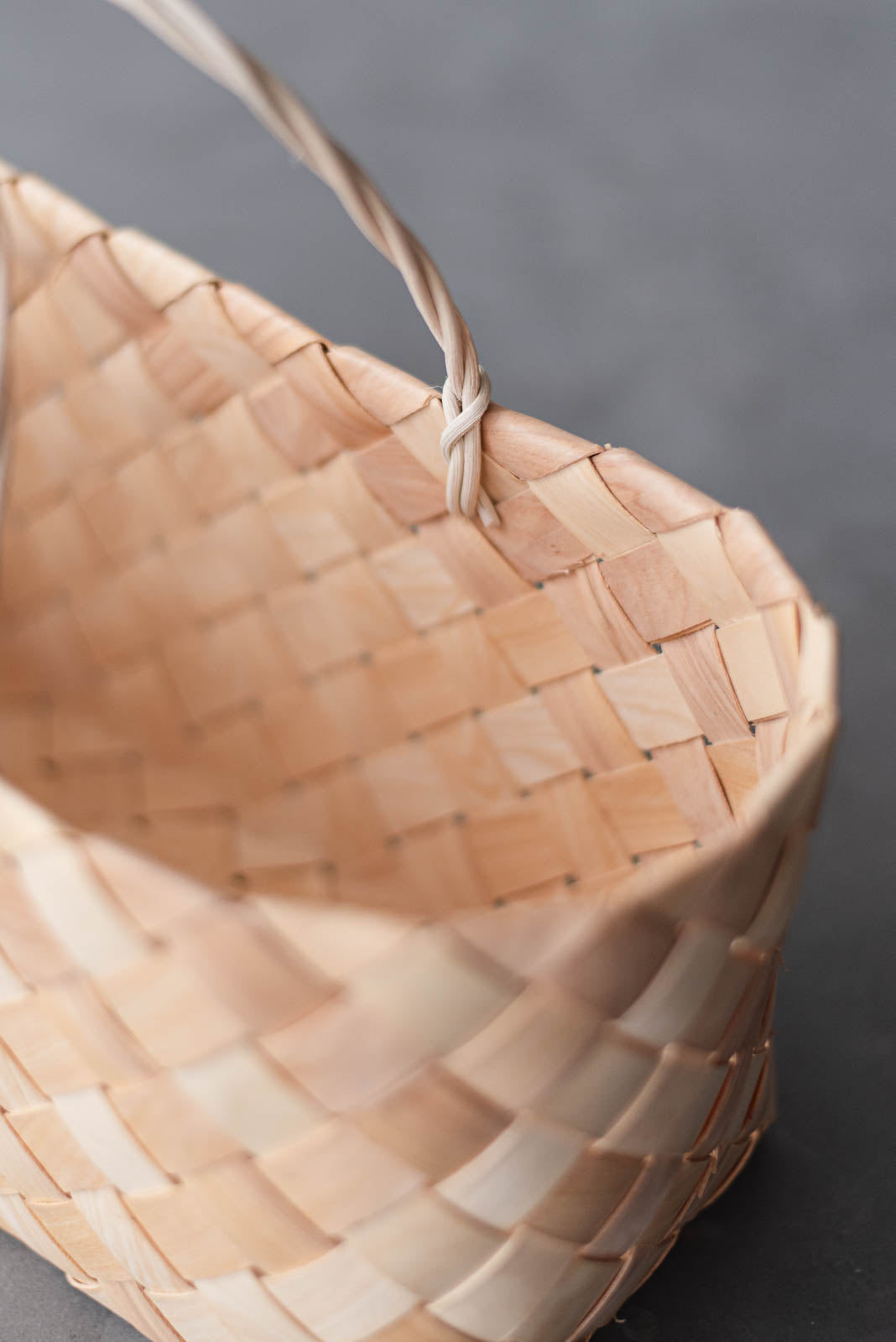 バッグのような愛らしさ × もみの木のぬくもり | Snokka Wide Basket