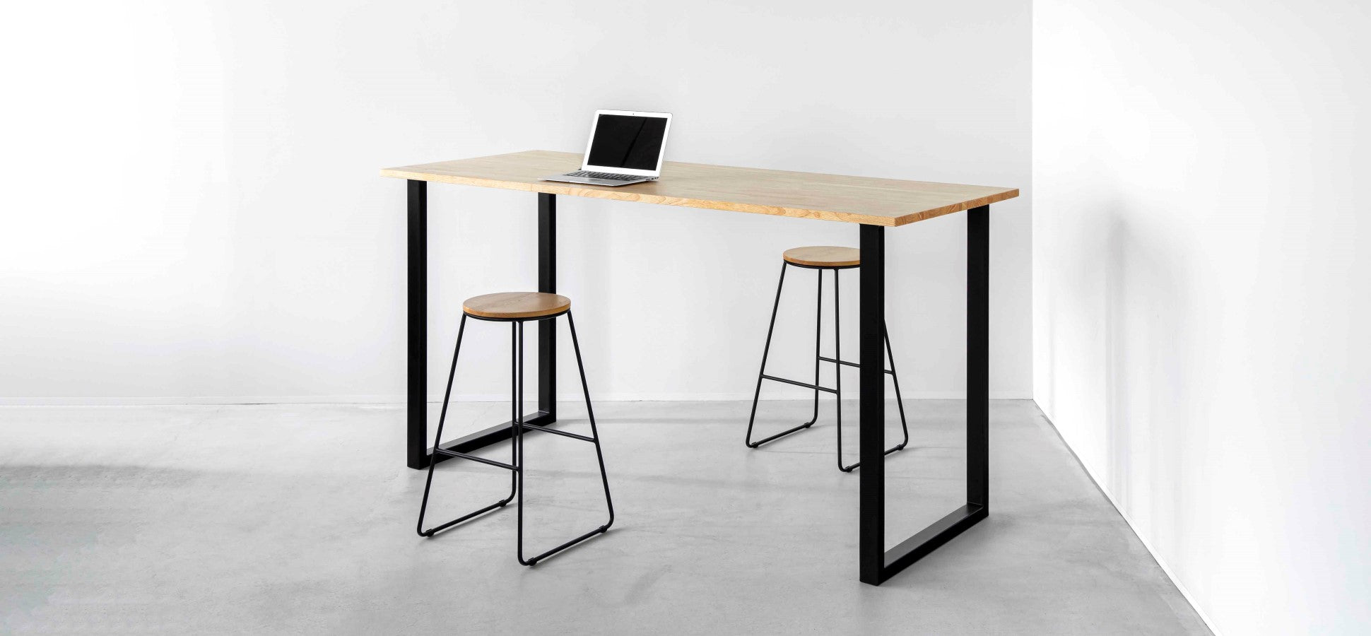 立って働く、新しいワークスタイル THE Standing Desk – KANADEMONO