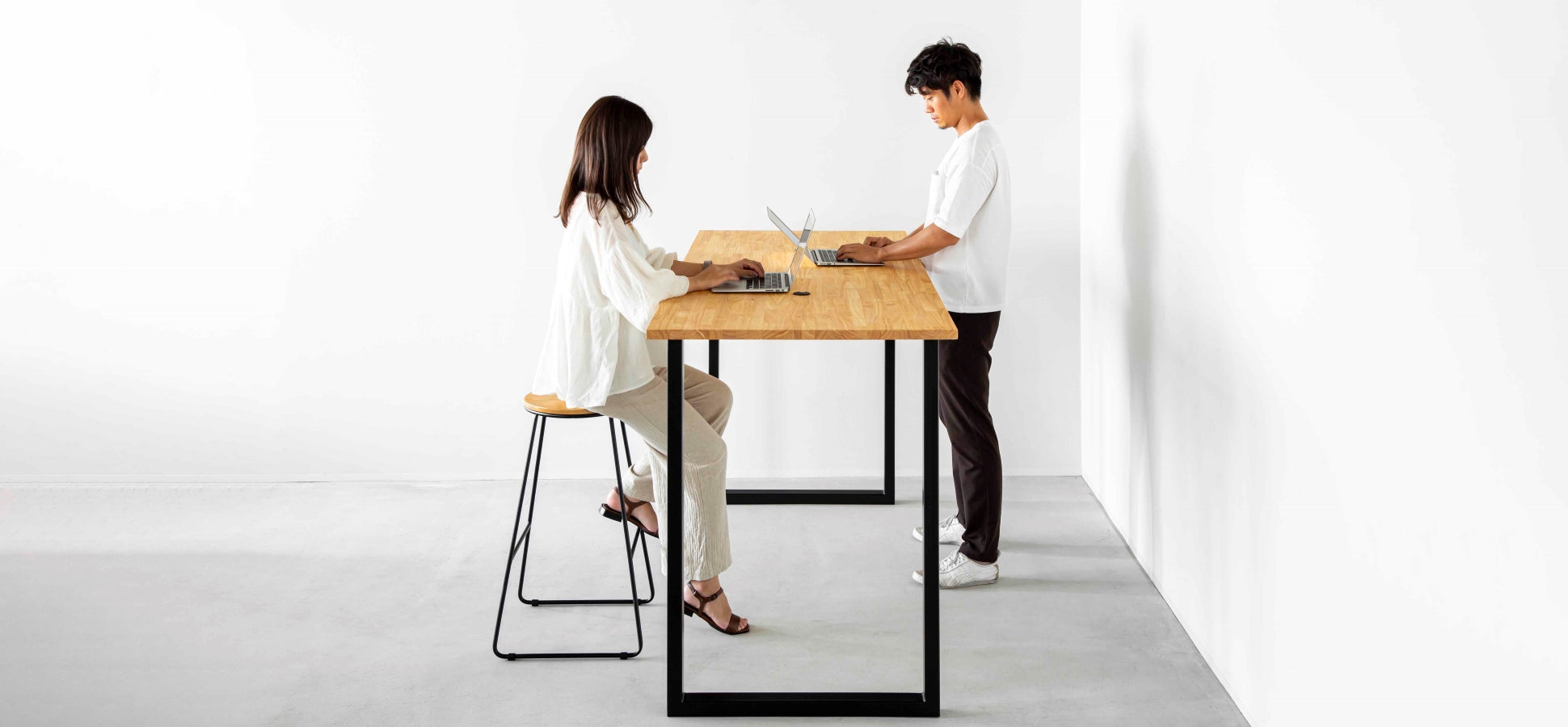 立って働く、新しいワークスタイル THE Standing Desk – KANADEMONO