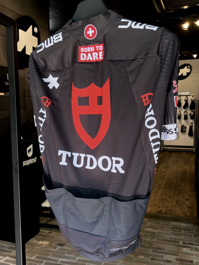 まさか本気のレース仕様⁉︎ TUDOR PRO CYCLING TEAM 2025 限定ジャージ