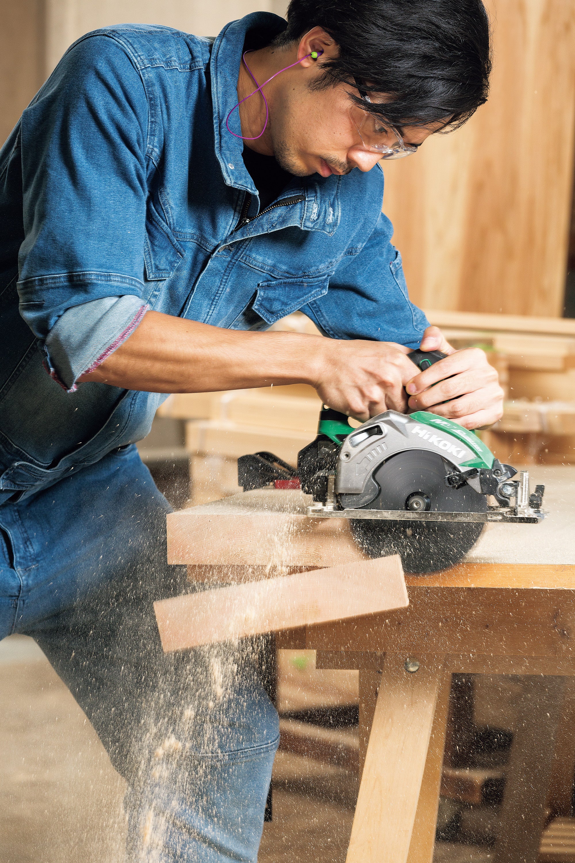 Hi KOKI】 コードレス丸のこ 36V 165㎜本体のみ – 工具スカウター