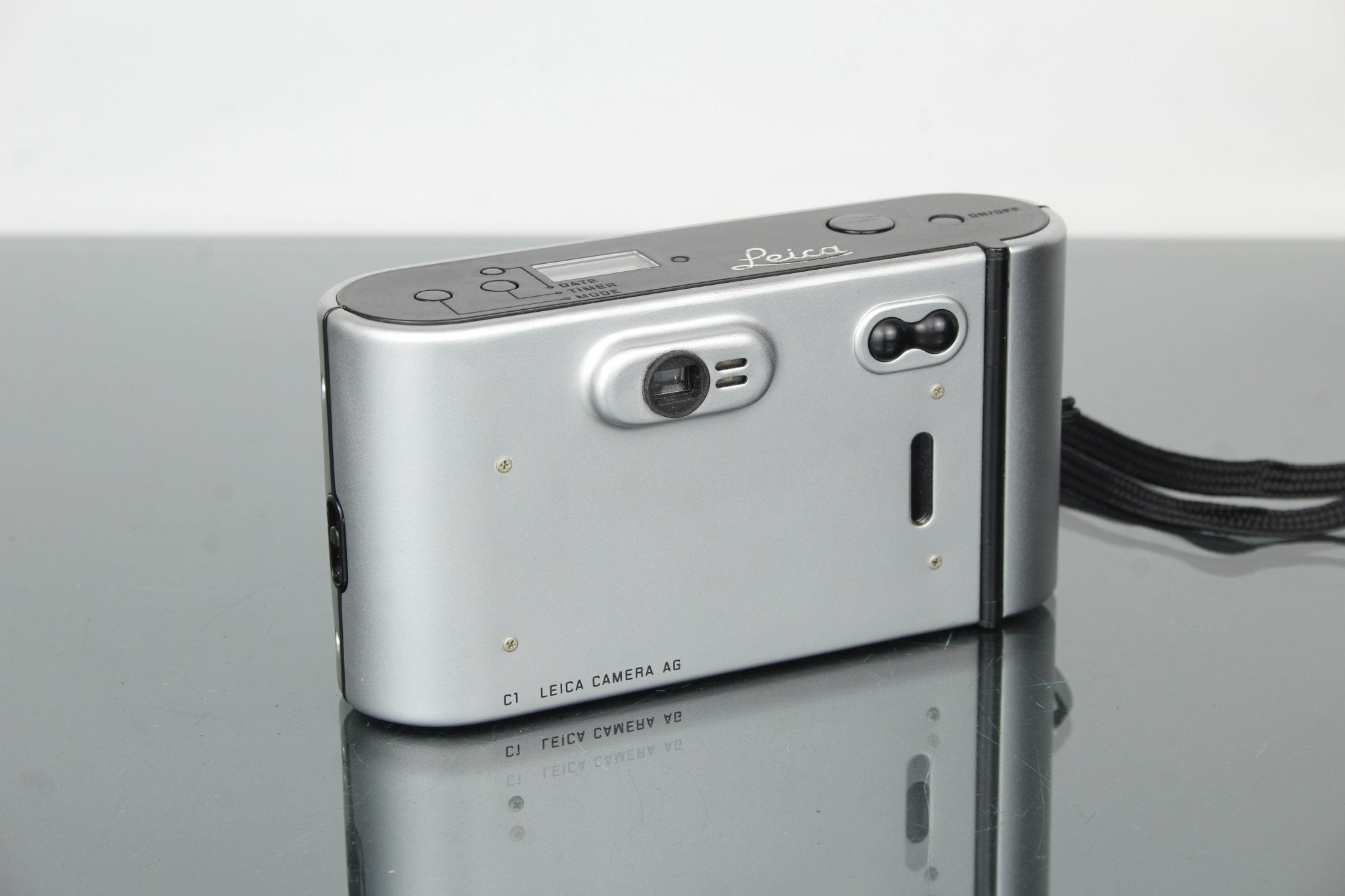 Leica C1 Review & Used Buying Guide for Film Lovers – Dutch|Thrift