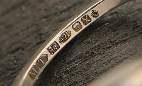 ホールマーク｜刻印から読み解く英国ジュエリー」 – momocreatura