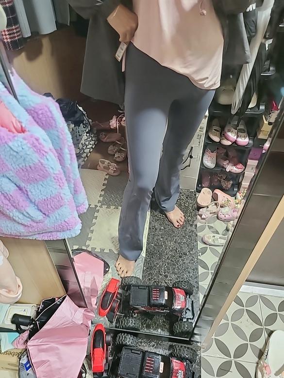 Airywin シャロン フレアレギンス (ブラック) | andar JAPAN