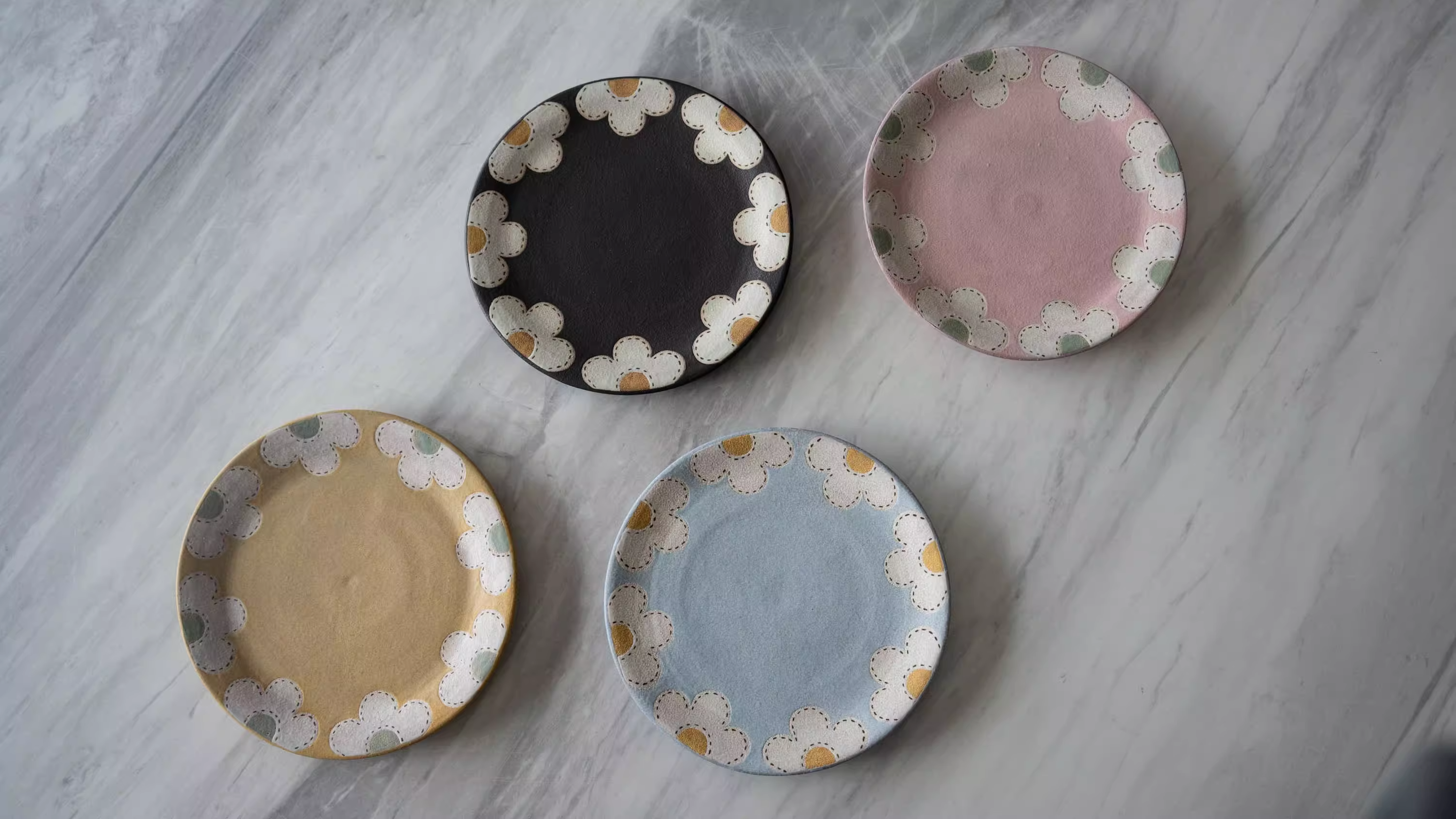 日本陶藝家三ッ持啓手工創意虛花系列22cm盤mitsumochikei – okinishop