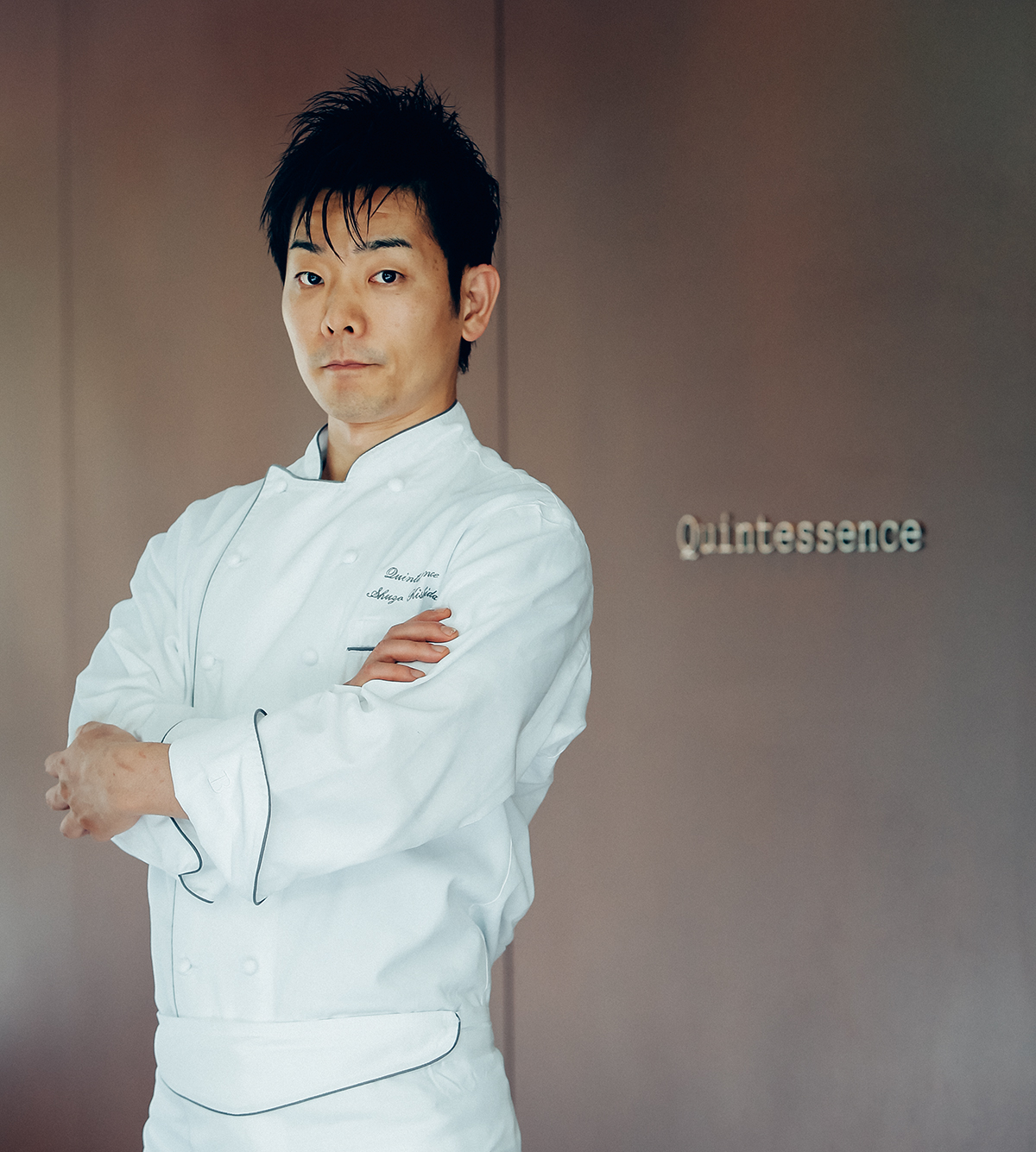 史上最年少で三ツ星シェフ 東京の仏料理を確立、食の未来を守る | 2020