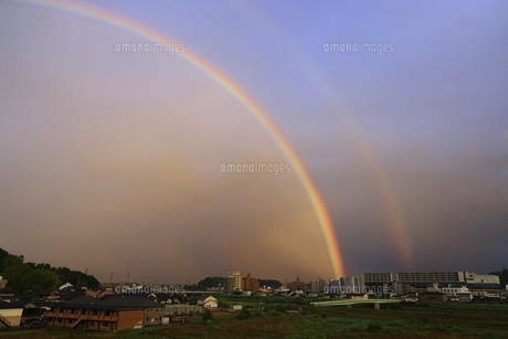 二重の虹(福虹)の写真素材 [FYI04874178] | ストックフォトの Qlean