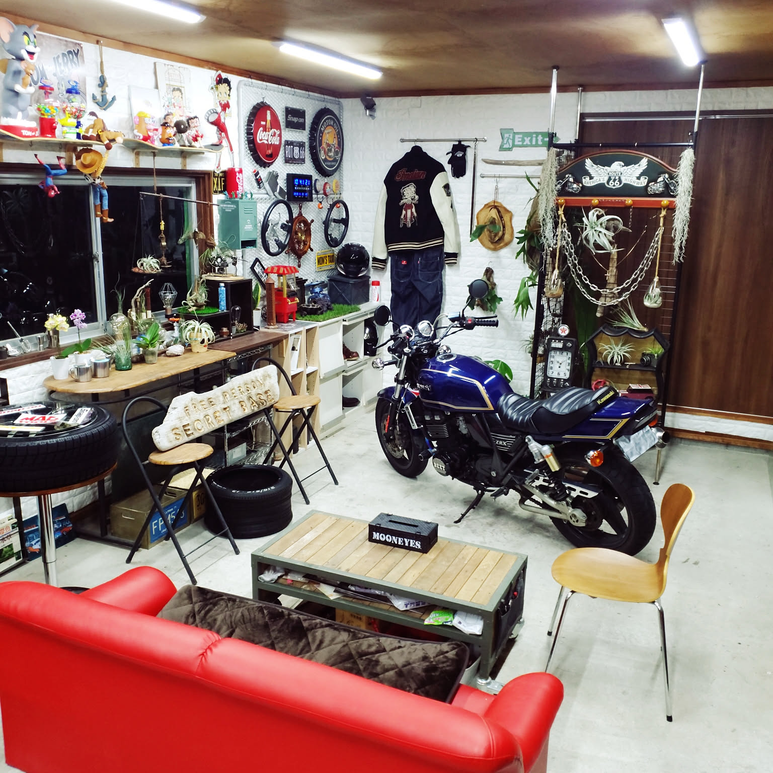 部屋全体/ガレージ/タイヤテーブル/ガレージアイテム/グリーンなど