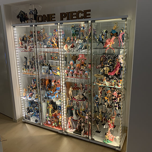 ガラス扉キャビネット IKEA イケア ガラスケース コレクションケース