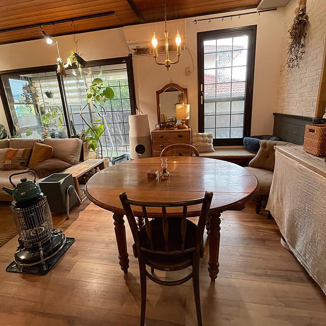 ダイニングテーブル ローラアシュレイのおすすめ商品とおしゃれな実例