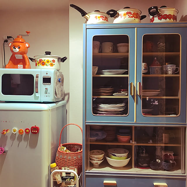 食器棚 レトロポップのおすすめ商品とおしゃれな実例 ｜ RoomClip