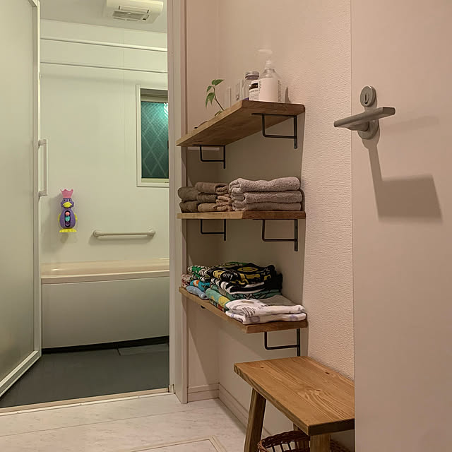 ウォールシェルフ タオル収納のアイデア・おすすめ商品・おしゃれな