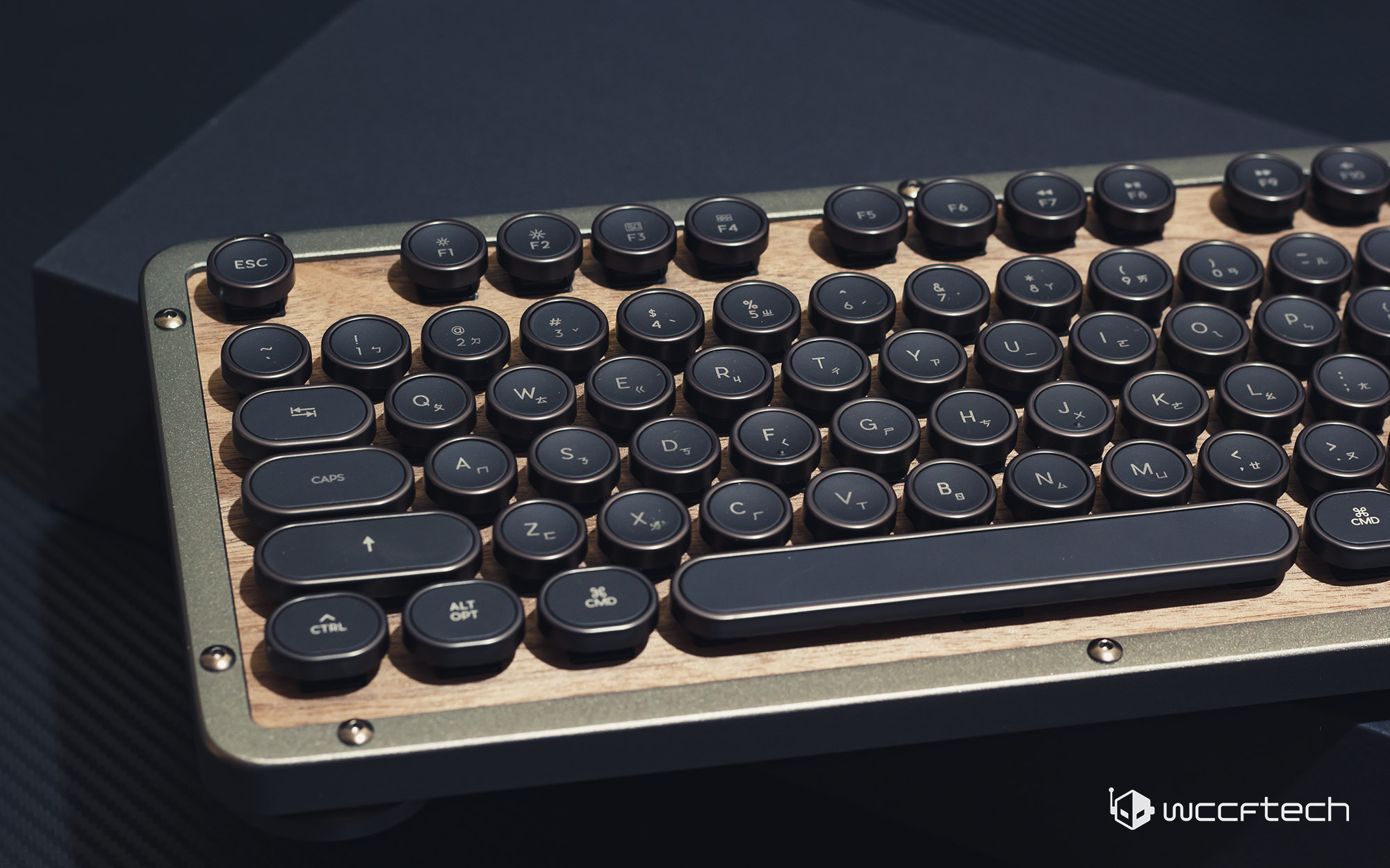 AZIO Elwood Retro Classic Vintage Style Mechanical Keyboard