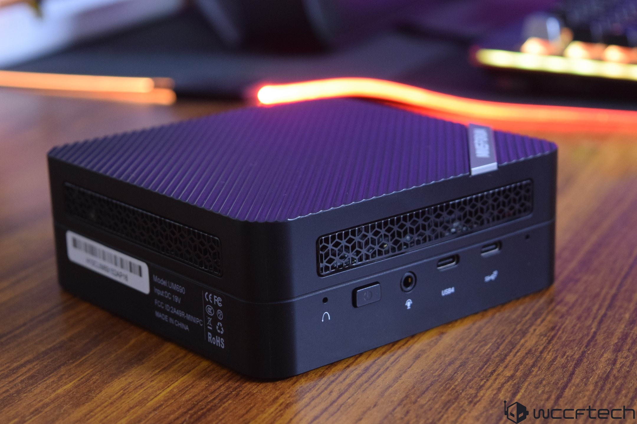 Minisforum Venus UM560XT Mini PC With AMD Ryzen 5 5600H “Cezanne