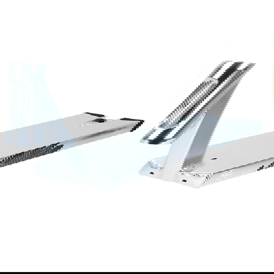 MV_NKD_PRO_DECK_01_8e19.jpg?