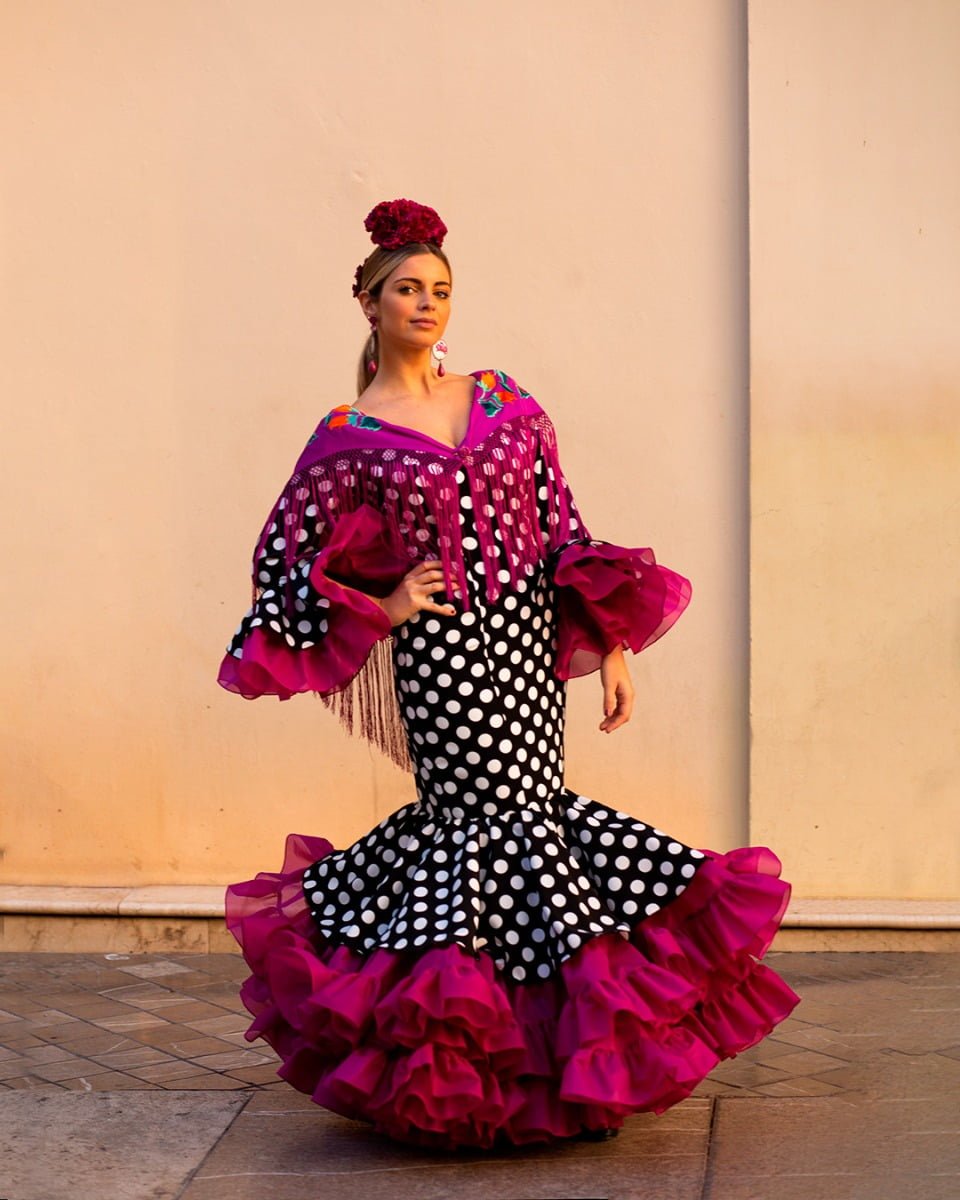 高級フラメンコ ドレス Viva La Feria、パラシオス モデル、黒に白の