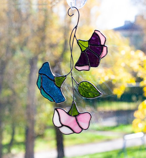 ロシア サンキャッチャー春の花。ステンドグラス吊りグロリア