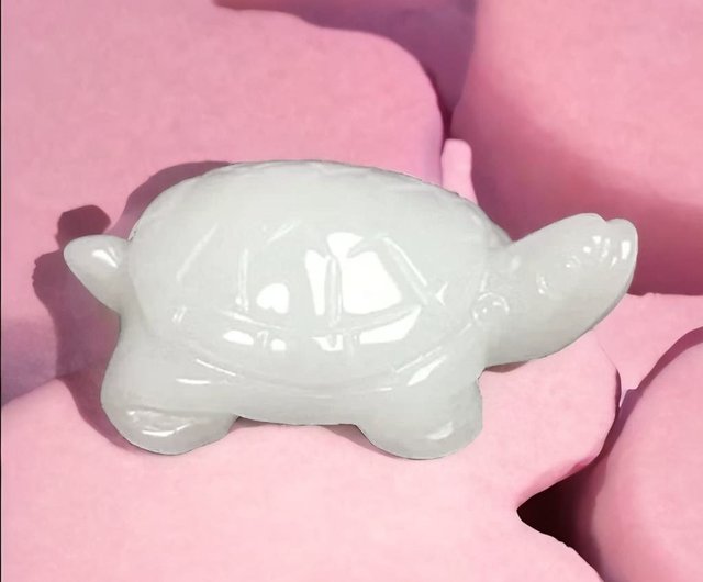 送料無料 40%OFF】台湾 【縁起と長寿】ホワイトビルマ産翡翠亀の置物