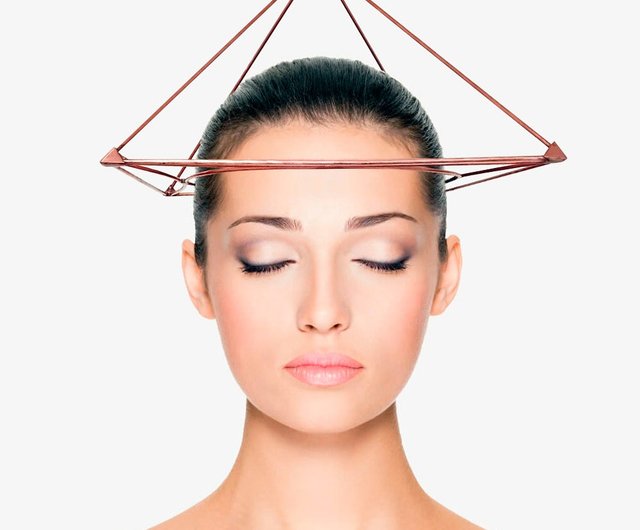 送料無料】ロシア 銅のピラミッドのヒーリング、瞑想の銅のピラミッド