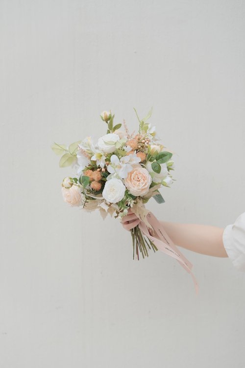 香港 アースカラーのシルクフラワーウェディングブーケ、造花、リネン