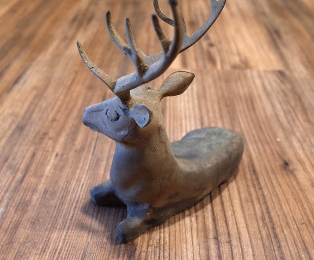 台湾 日本のヴィンテージ。純銅製の鹿の置物。ニホンジカのブロンズ