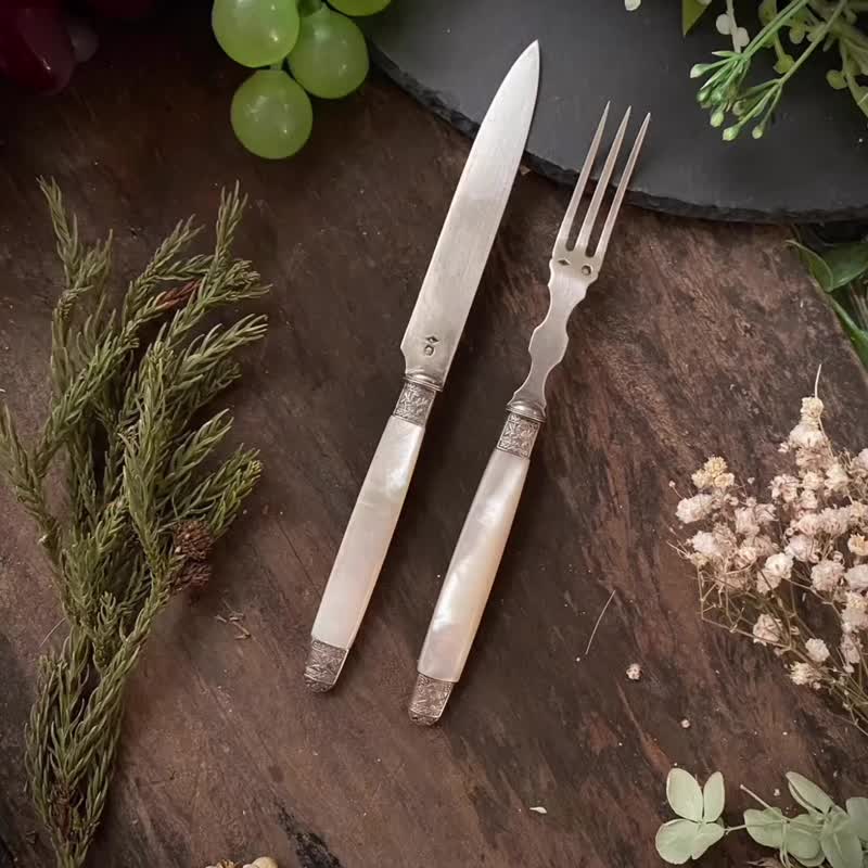 台湾 フランス ルイ16世様式 マザーオブパールハンドル 純銀製フルーツ