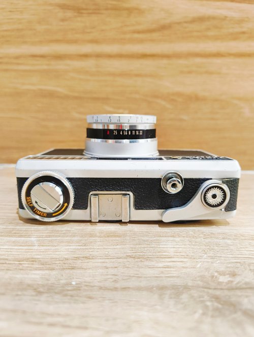 台湾 【135フィルムカメラ】80％新品フジカコンパクトS大口径f2.5